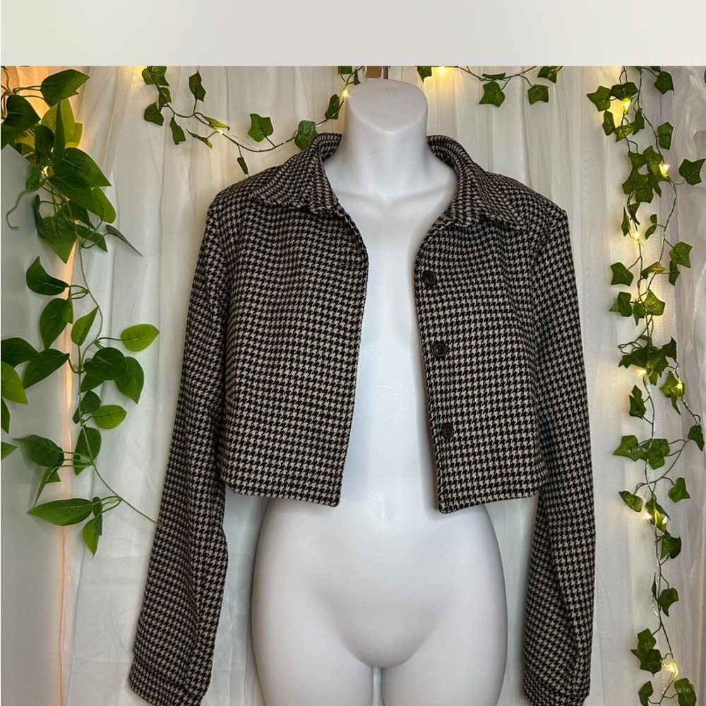 Stylish Black and White Houndstooth Women's Jacket